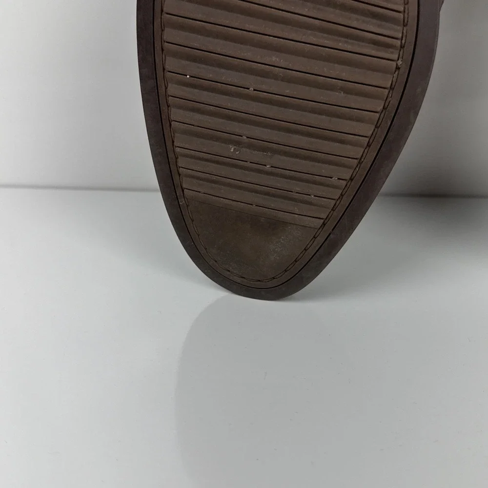 Florsheim 221 design features
